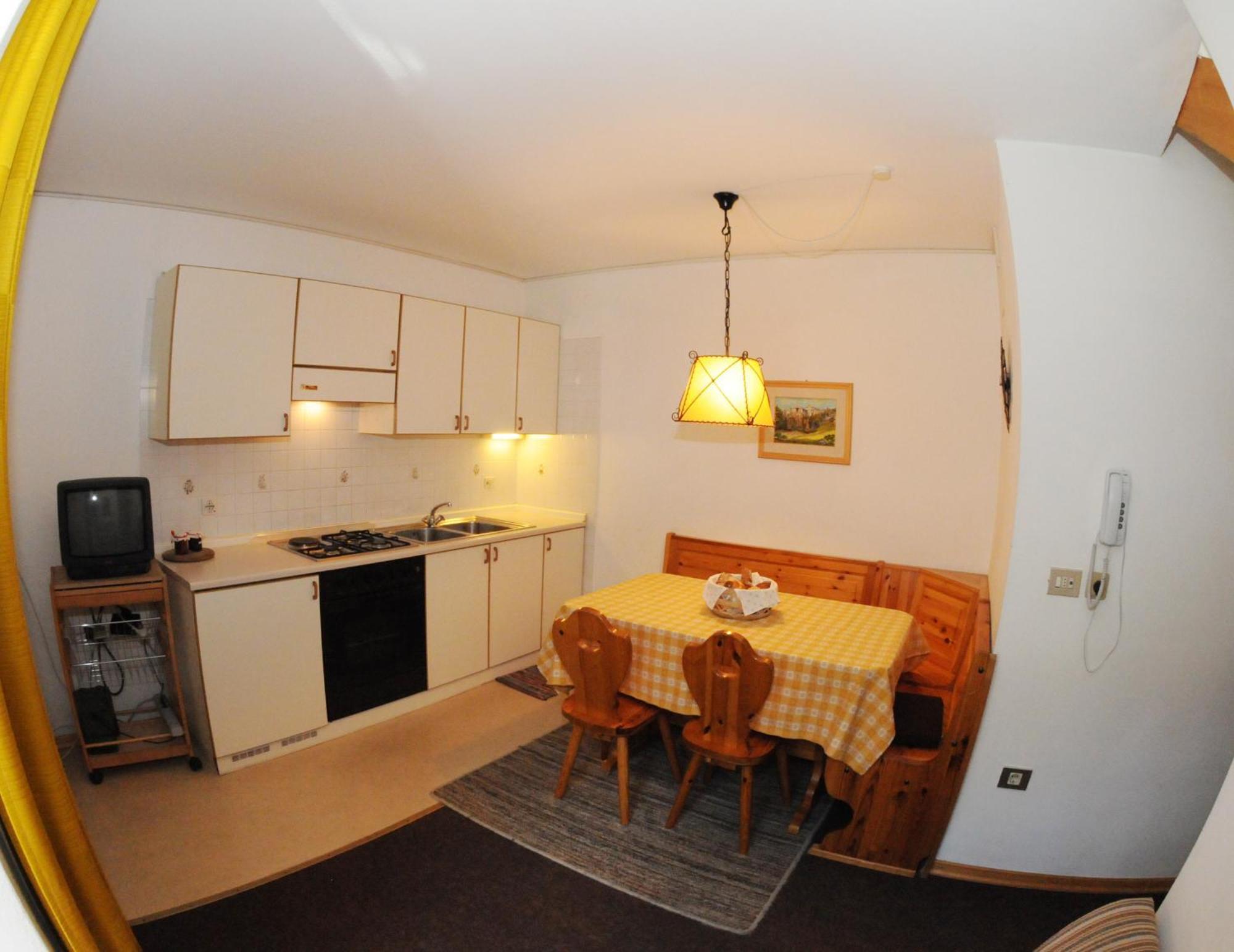 Aparthotel Chris Carezza al Lago