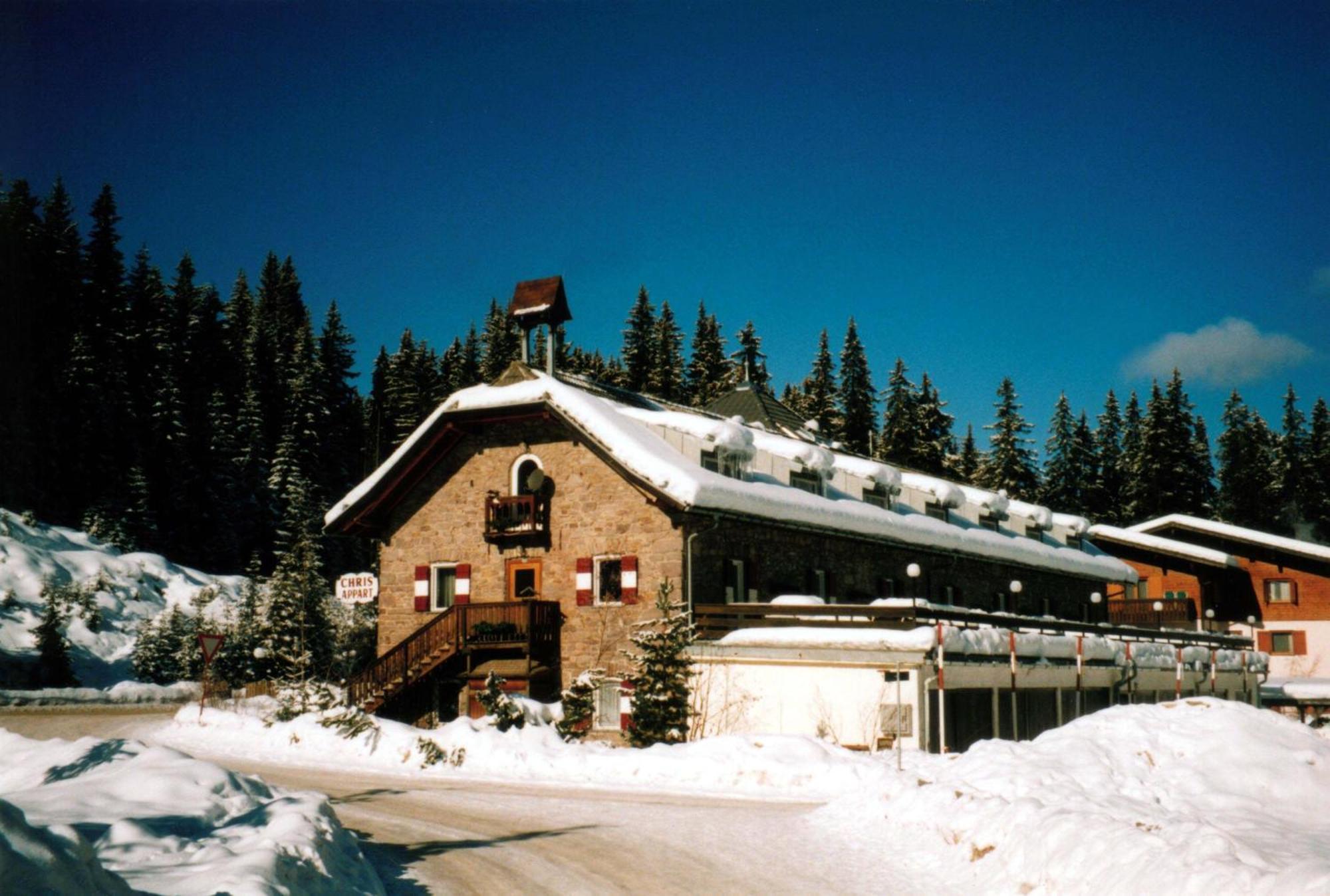 Chris Aparthotel