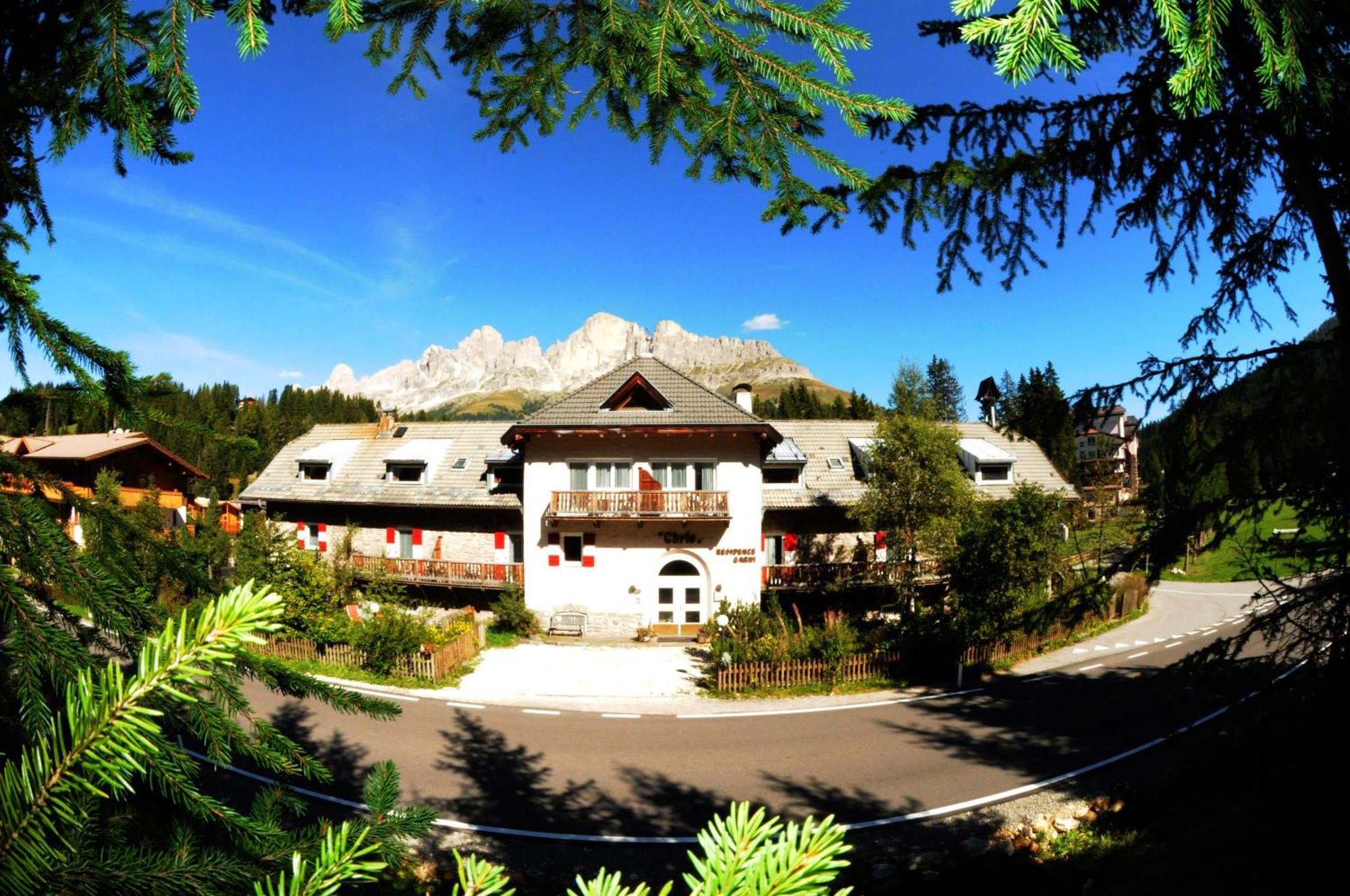 Chris Aparthotel 3*