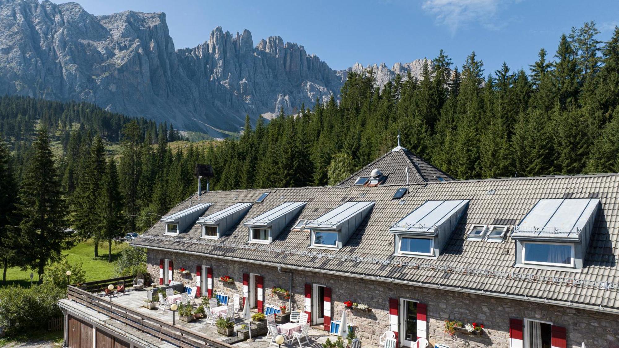 Aparthotel Chris 3*