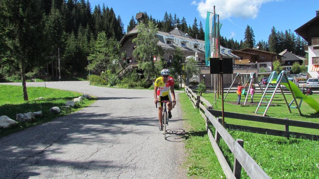 Chris Aparthotel Carezza al Lago