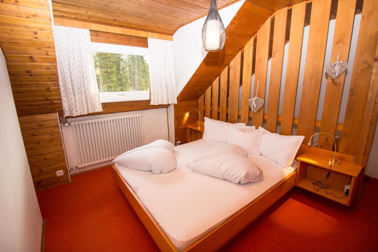 Chris Aparthotel Carezza al Lago