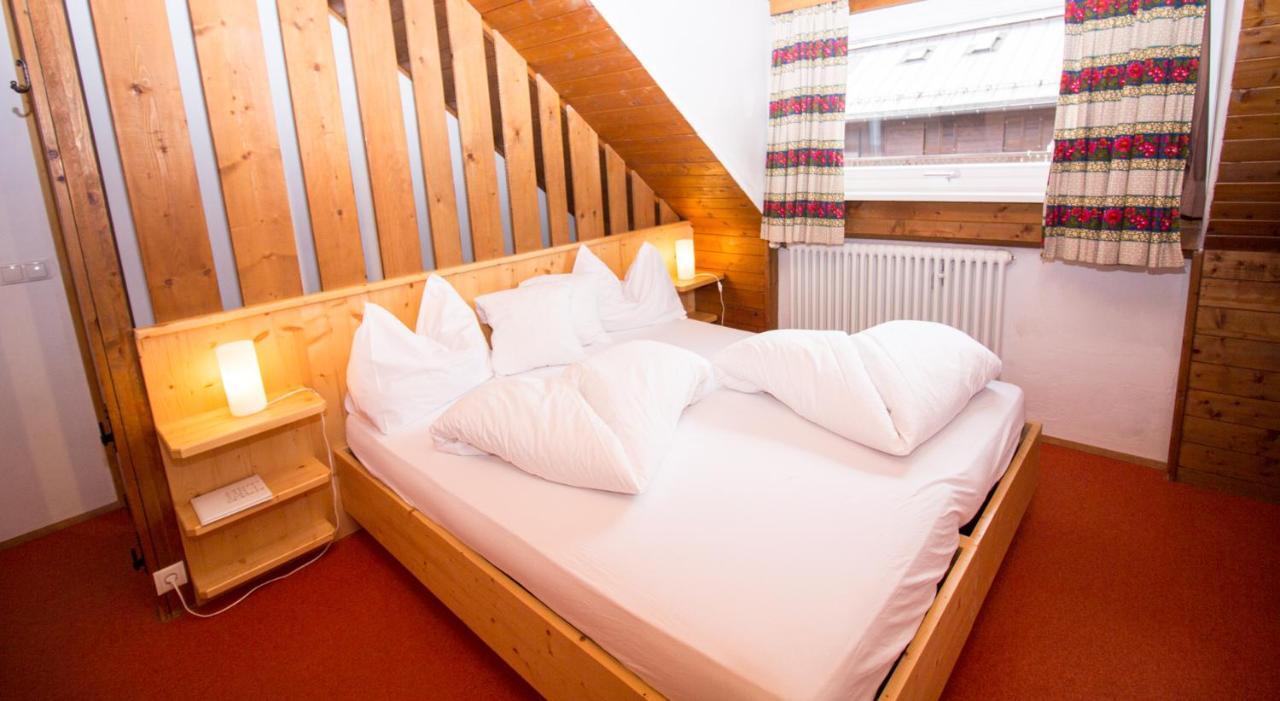 Aparthotel Chris 3*