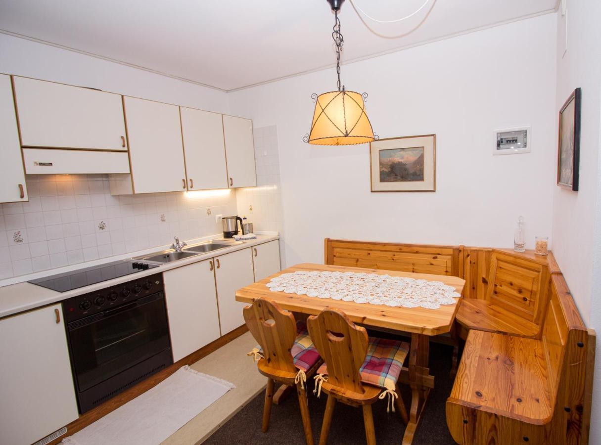 Aparthotel Chris 3*