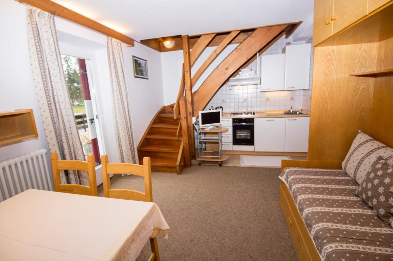 Aparthotel Chris 3*